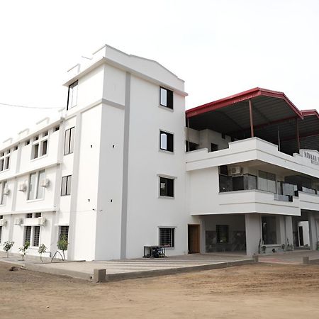 Navkar Palace Hotel & Resort, Sanawad Esterno foto