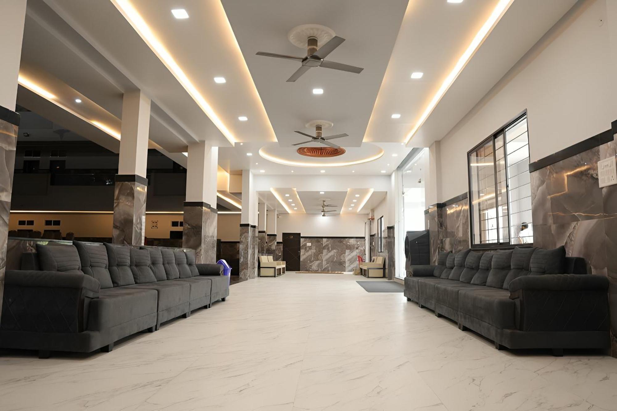 Navkar Palace Hotel & Resort, Sanawad Esterno foto