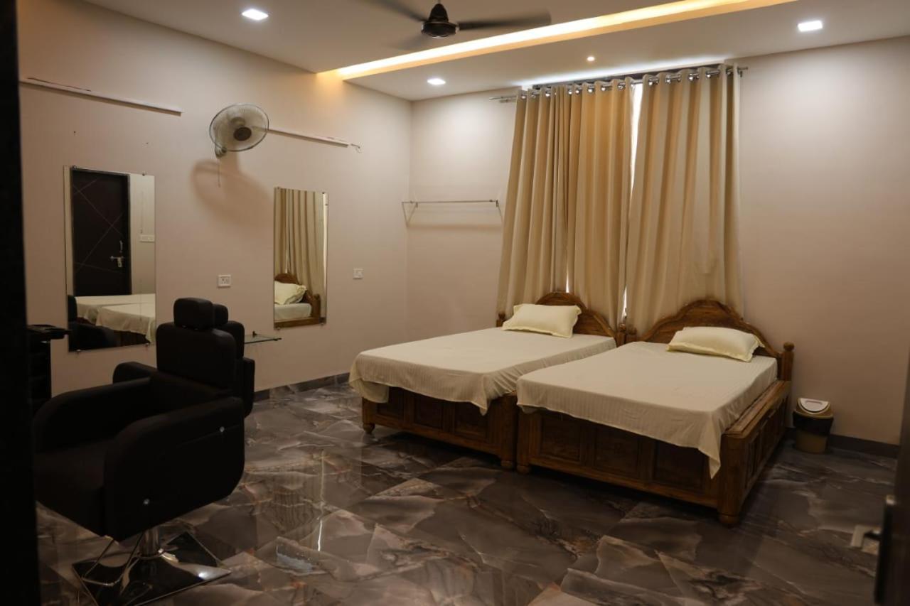 Navkar Palace Hotel & Resort, Sanawad Esterno foto