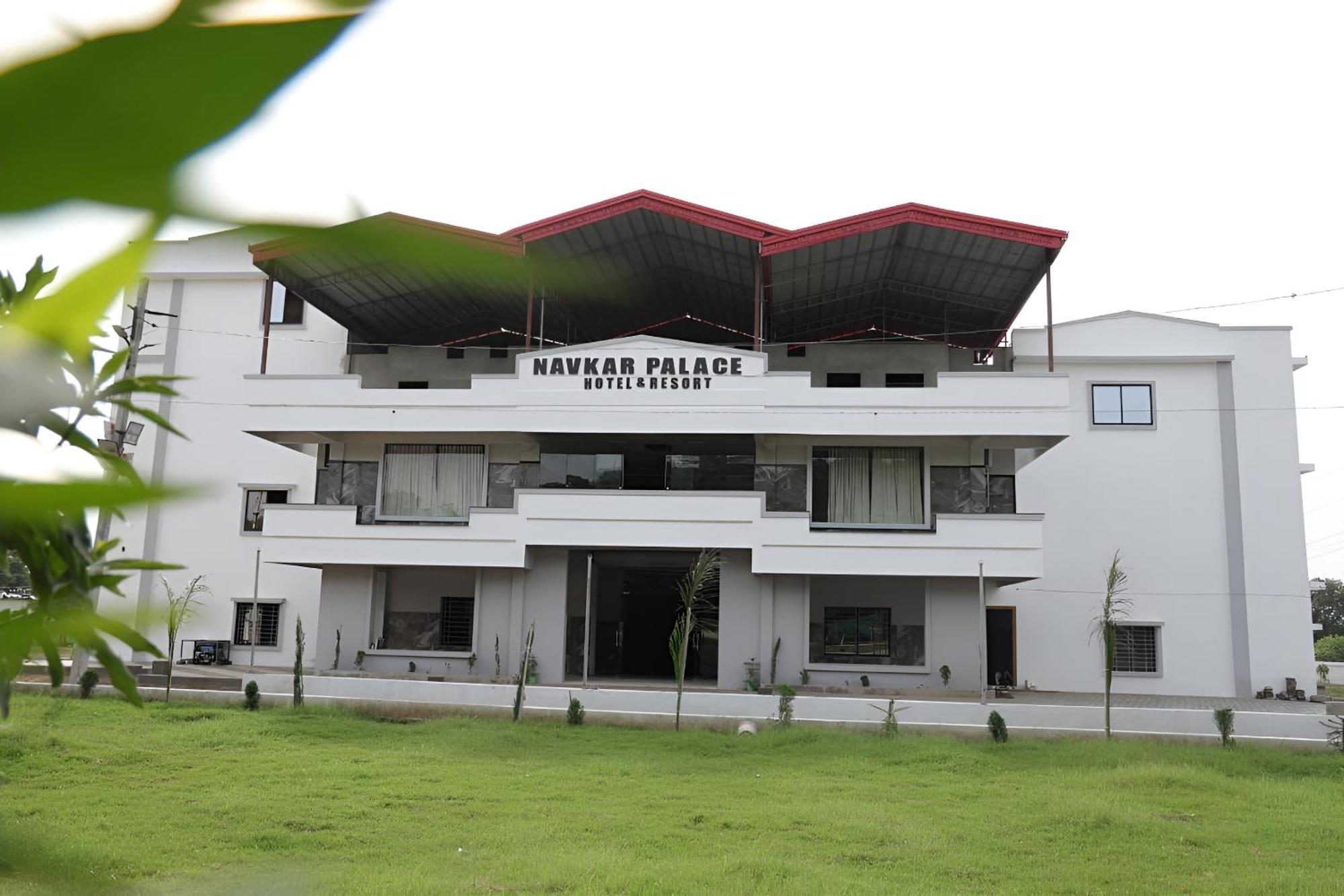 Navkar Palace Hotel & Resort, Sanawad Esterno foto