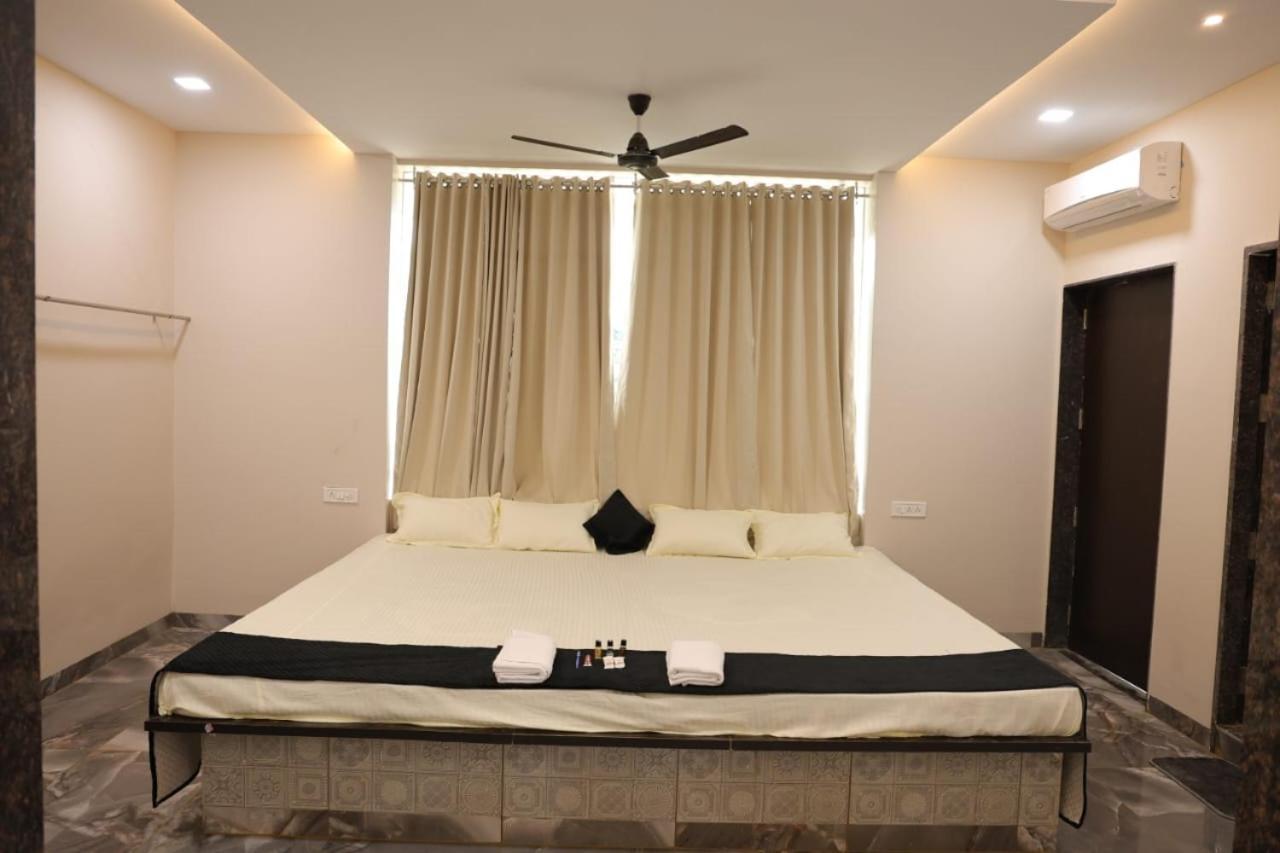 Navkar Palace Hotel & Resort, Sanawad Esterno foto